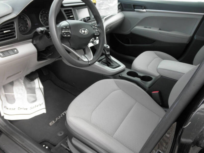 2019 Hyundai Elantra SE