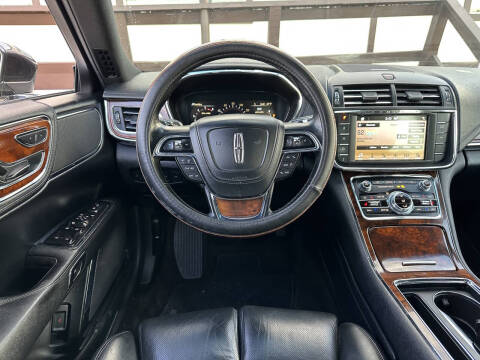 2017 Lincoln Continental Select