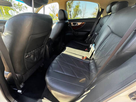 2011 Infiniti FX35