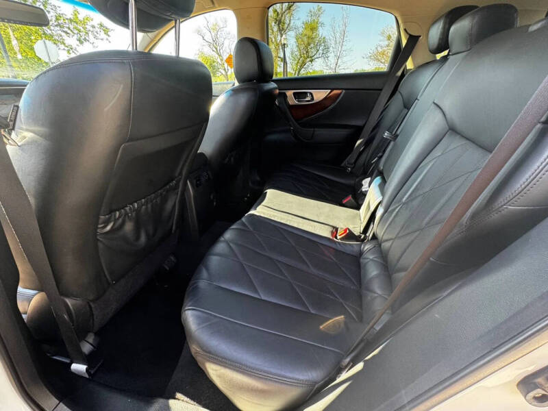 2011 Infiniti FX35