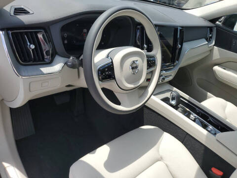 2025 Volvo XC60 B5 Plus Dark Theme