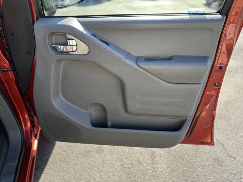 2016 Nissan Frontier SV