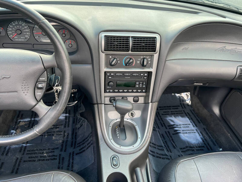2004 Ford Mustang Deluxe