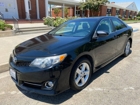 2014 Toyota Camry for sale at Gold Rush Auto Wholesale in Sanger CA