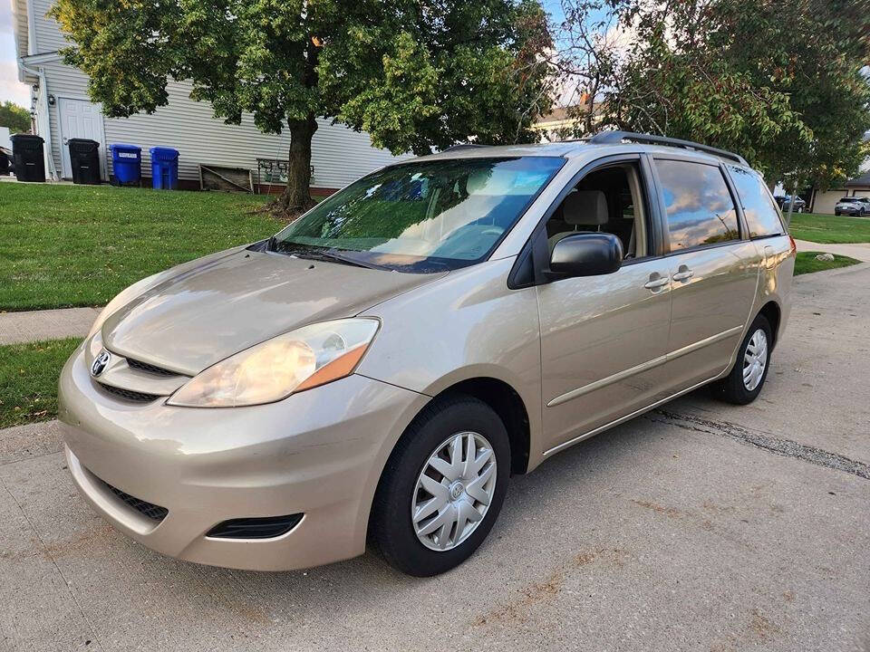 2007 Toyota Sienna for sale at Sara Auto Mall, LLC in Cleveland, OH