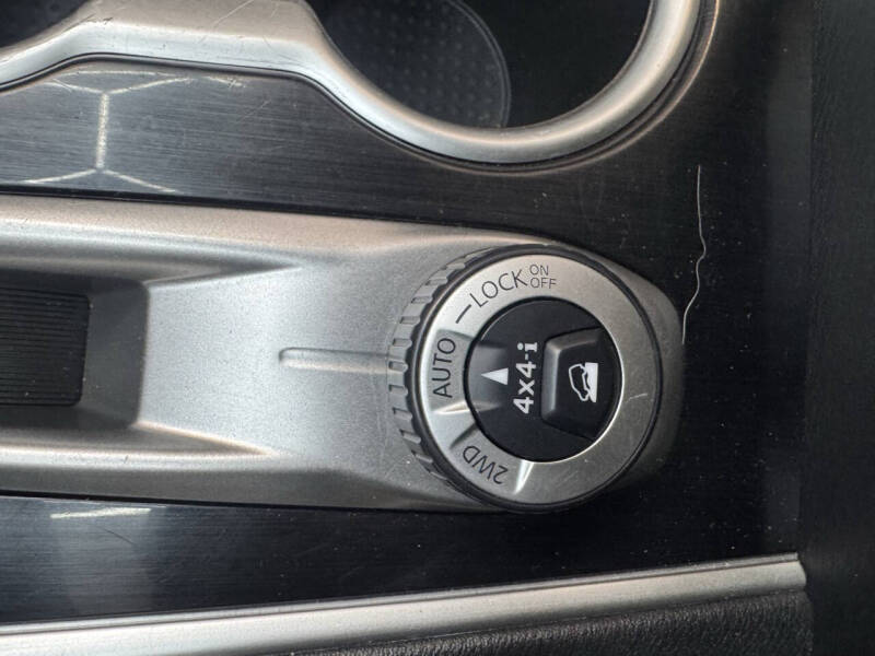 2017 Nissan Pathfinder SV