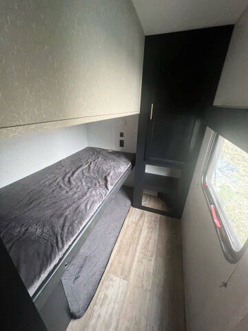 2022 CHEROKEE FOREST RIVER