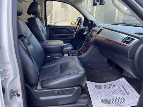 2011 Cadillac Escalade ESV Luxury