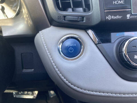 2017 Toyota RAV4 Hybrid LE Plus