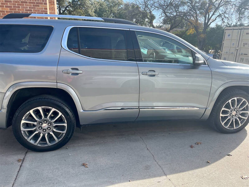 2023 GMC Acadia Denali