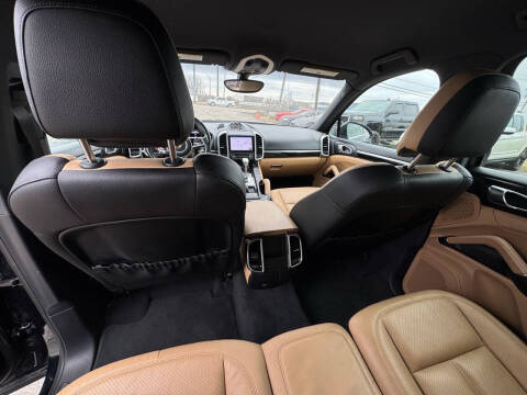 2018 Porsche Cayenne Platinum Edition