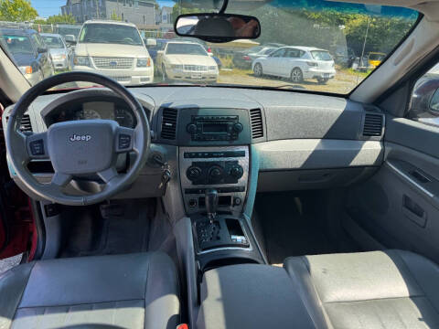 2005 Jeep Grand Cherokee Laredo