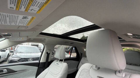 2025 Ford Explorer Platinum