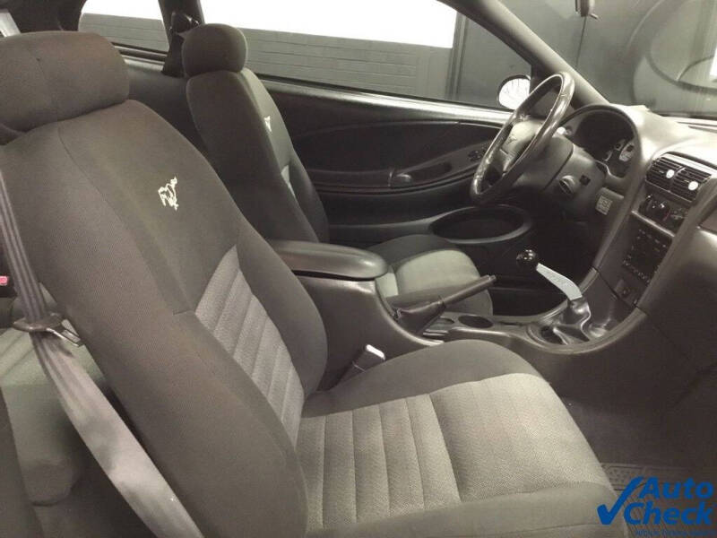 2002 Ford Mustang GT Deluxe