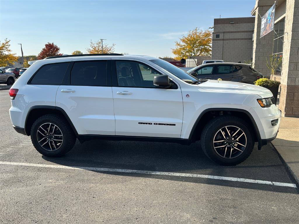 2019 Jeep Grand Cherokee for sale at Victoria Auto Sales in Victoria, MN