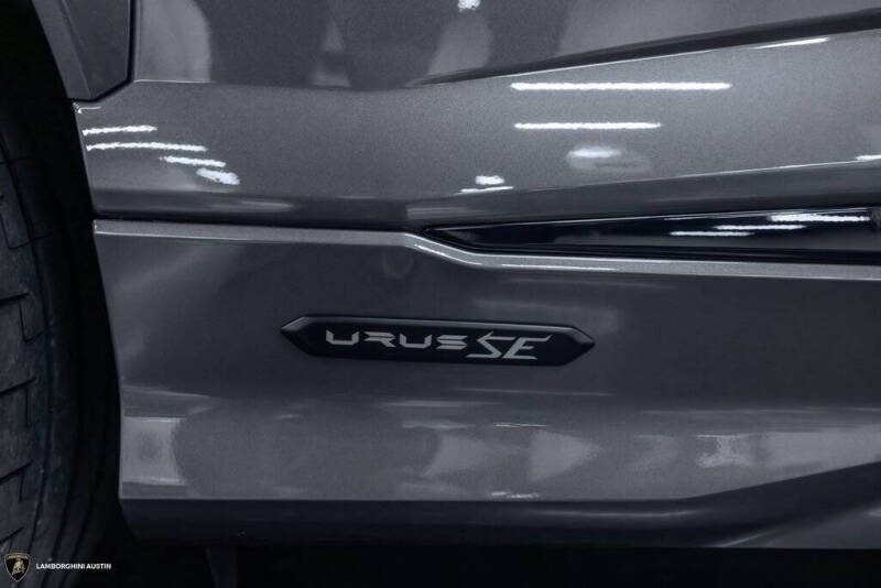 2025 Lamborghini Urus SE