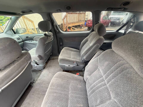 2003 Toyota Sienna CE