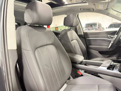 2019 Audi e-tron quattro Premium Plus