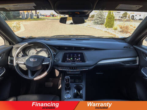 2023 Cadillac XT4 Premium Luxury