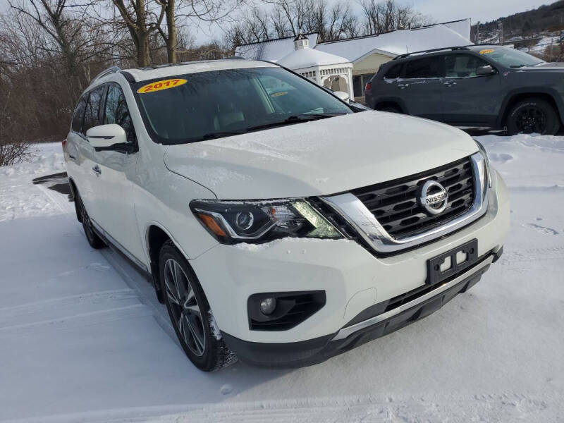 2017 Nissan Pathfinder Platinum's photo