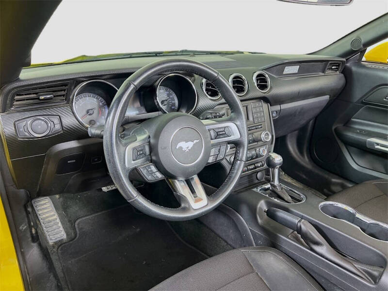 2016 Ford Mustang V6