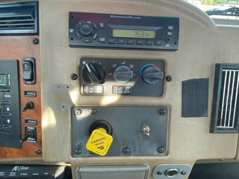 2009 Peterbilt 340