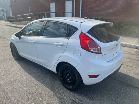 2016 Ford Fiesta SE