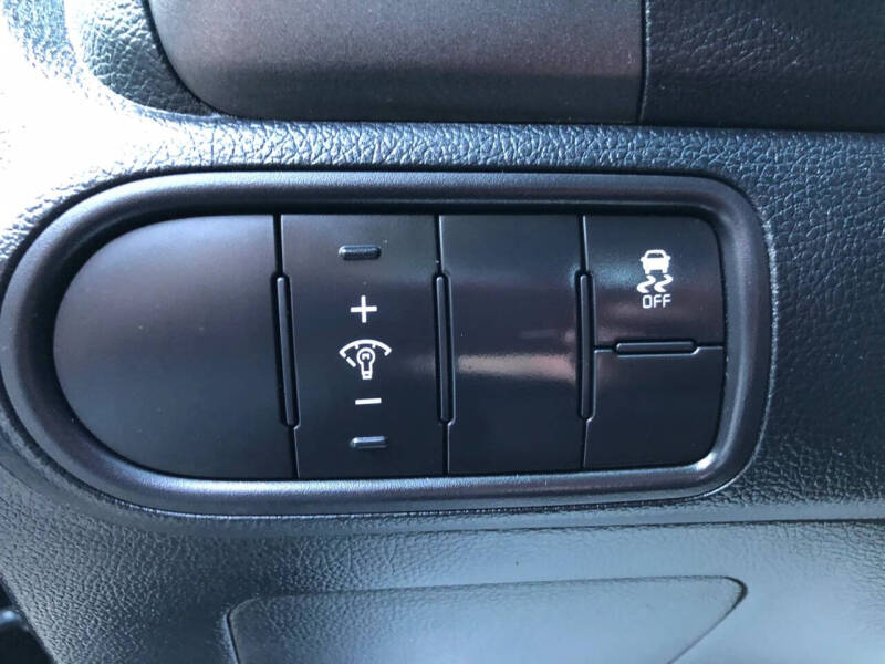 2017 Kia Forte5 LX