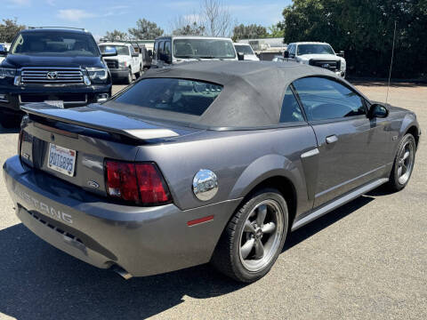 2003 Ford Mustang GT Deluxe