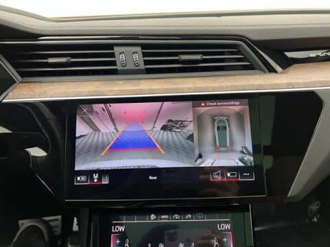 2021 Audi e-tron quattro Premium Plus