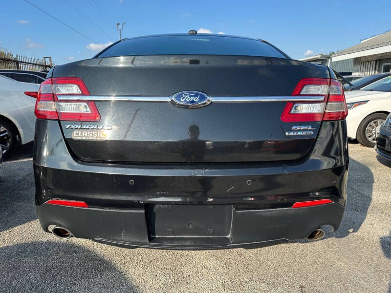 2015 Ford Taurus SEL