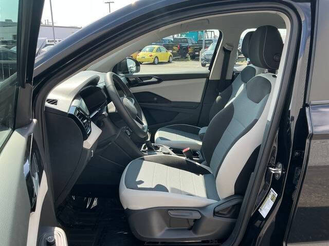 2025 Volkswagen Taos S 4Motion