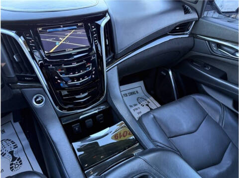 2019 Cadillac Escalade Platinum