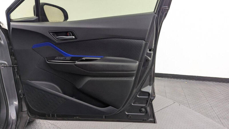 2020 Toyota C-HR XLE