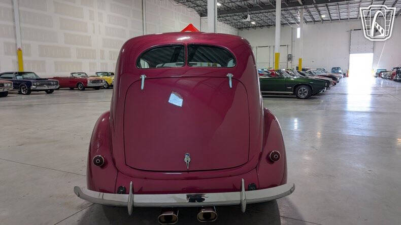 1937 Ford Tudor