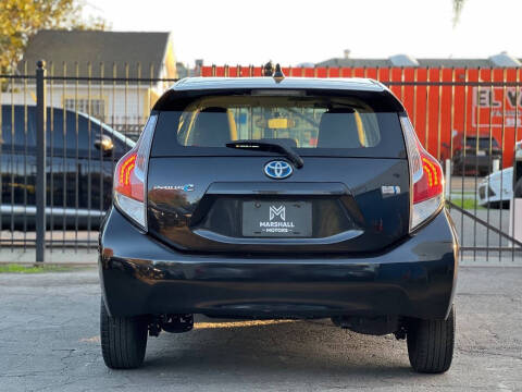 2016 Toyota Prius c One