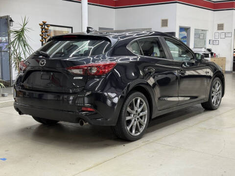 2018 Mazda MAZDA3 Touring