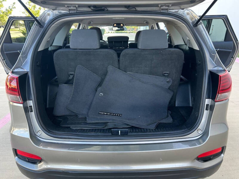 2019 Kia Sorento LX V6