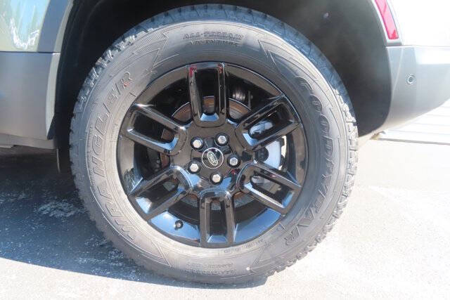 2024 Land Rover Defender 110 P300 S