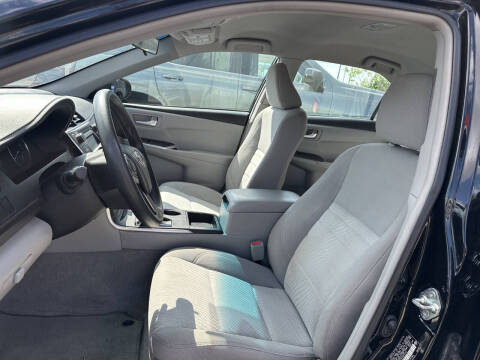 2017 Toyota Camry LE