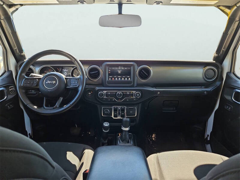 2022 Jeep Gladiator Willys