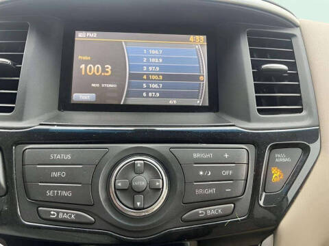 2016 Nissan Pathfinder SV