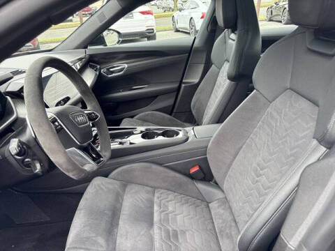 2023 Audi e-tron GT quattro Premium Plus