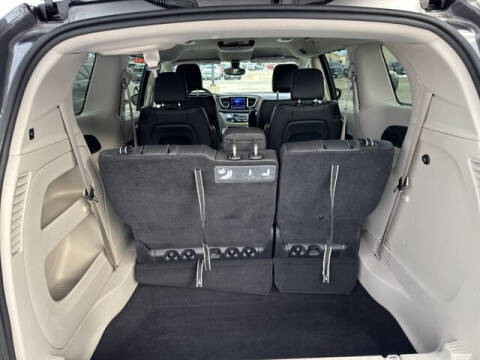 2017 Chrysler Pacifica Touring-L