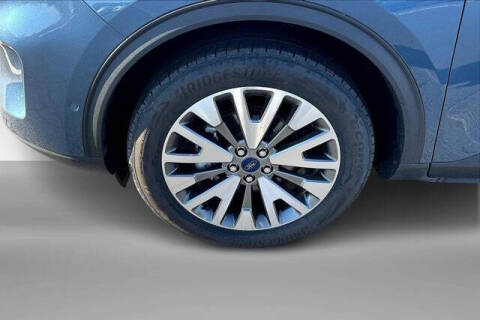 2020 Ford Escape Hybrid Titanium