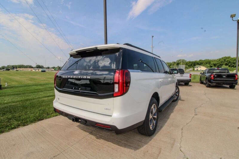 2027 Ford Expedition MAX Active