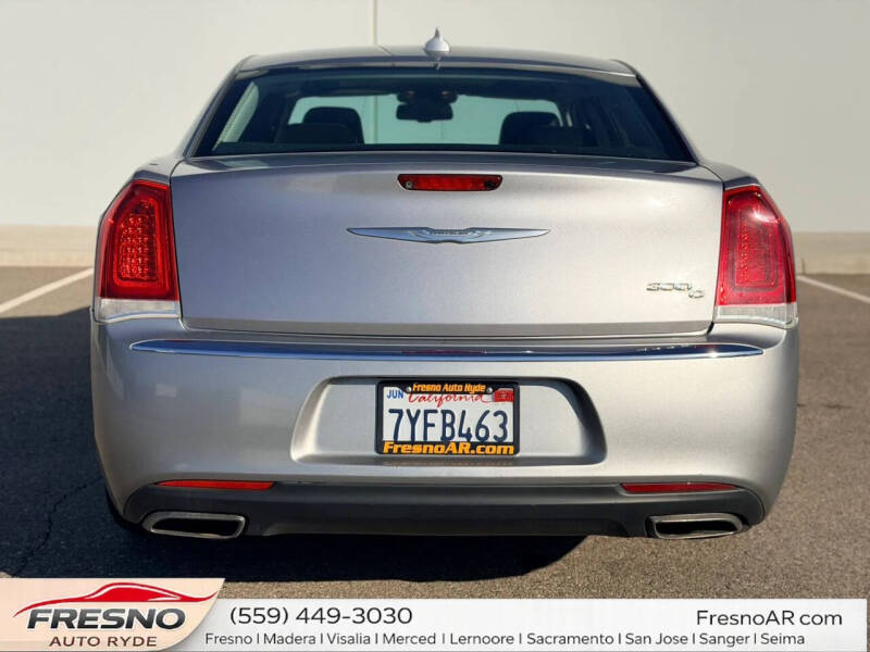 2017 Chrysler 300 C