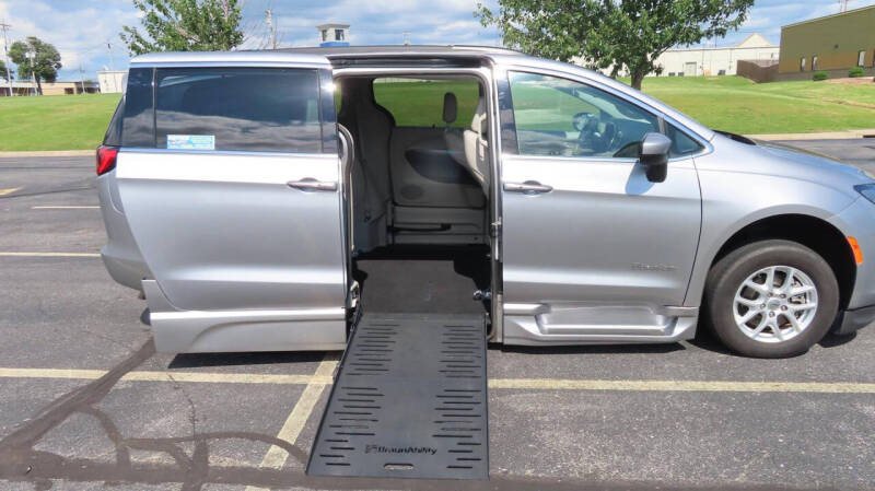 2021 Chrysler Voyager LXi