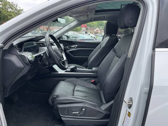 2024 Audi Q8 e-tron quattro Prestige