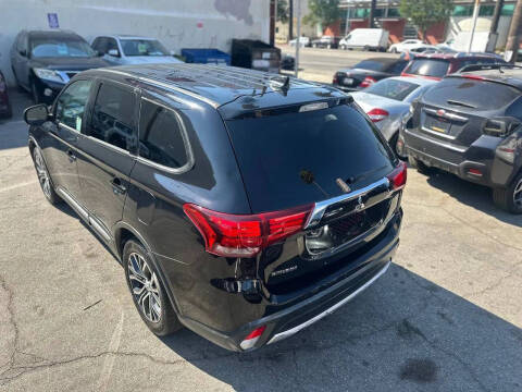 2017 Mitsubishi Outlander ES